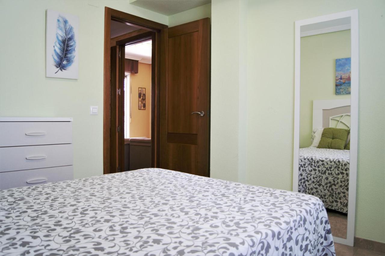 Amplio Piso 8 Mts Mezquita - Wifi - A/C - Parking Córdoba Eksteriør billede