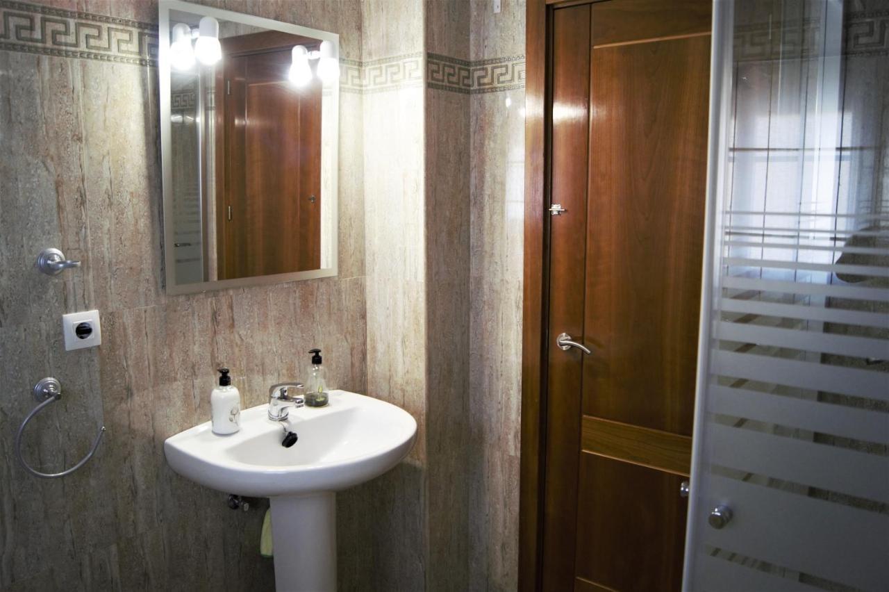Amplio Piso 8 Mts Mezquita - Wifi - A/C - Parking Córdoba Eksteriør billede